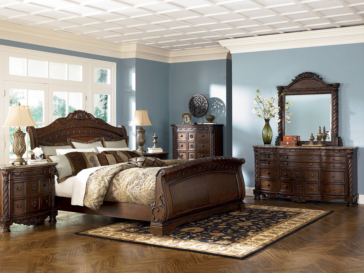 553 North Shore King Size Sleigh Bed $3295.99